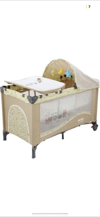 Pătuț pliabil cu 2 nivele, cu masă de înfășat