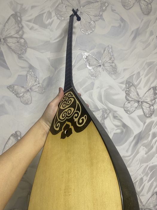 Домбыра черный свет