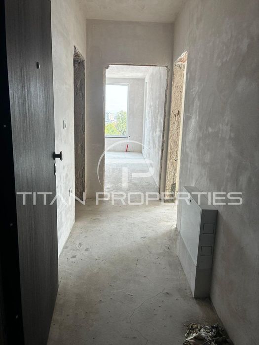 Тристаен за продажба в кв. Студентски град