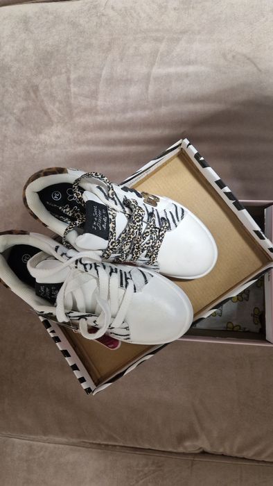 Adidași noi/moderni - fete 34