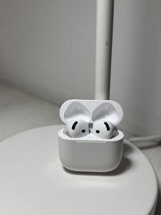 Продам AirPods 4 (ANC)