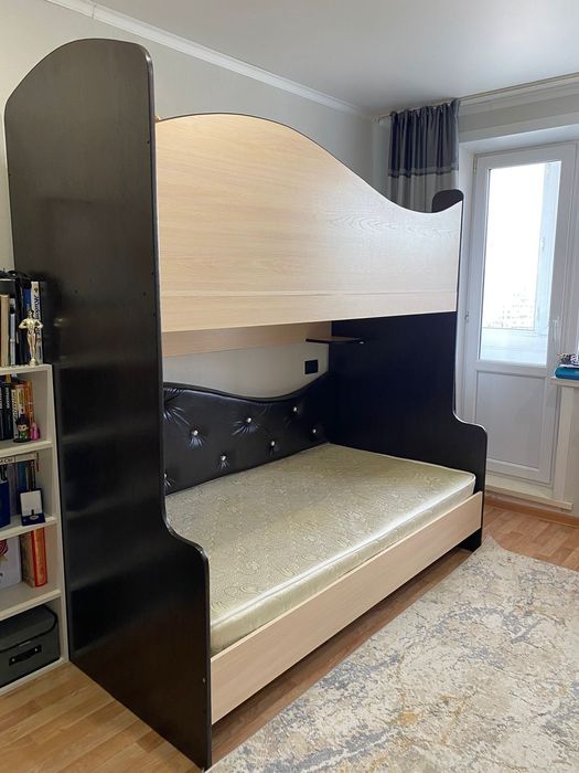 Двухъярусная кровать