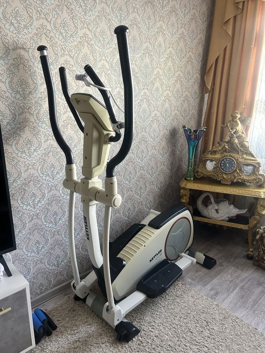 Тренажер эллиптический (эллипс, орбитрек)