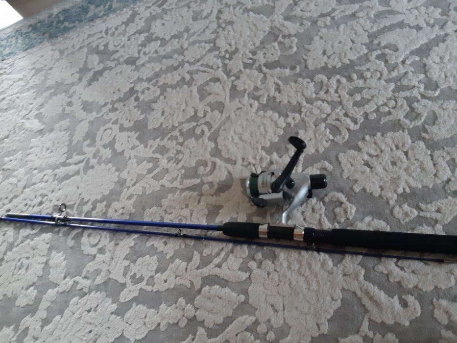 Продам донку в подарок кормушка