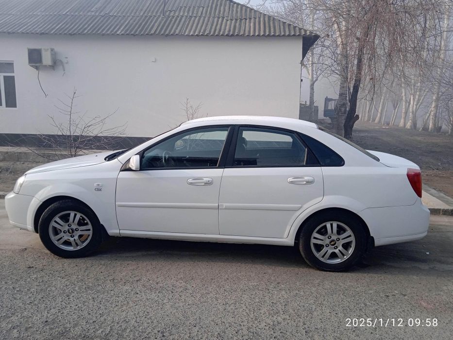 ласетти 1,8сотилади