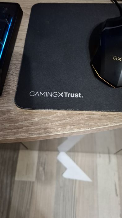 Комплект клавиатурата и мишка