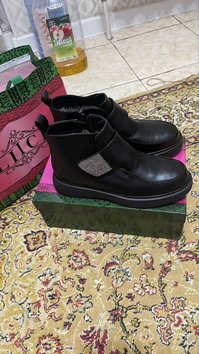 Женские новые ботинки