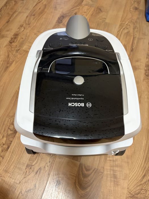 Aspirator cu spalare Bosch AquaWash&Clean, 2100w