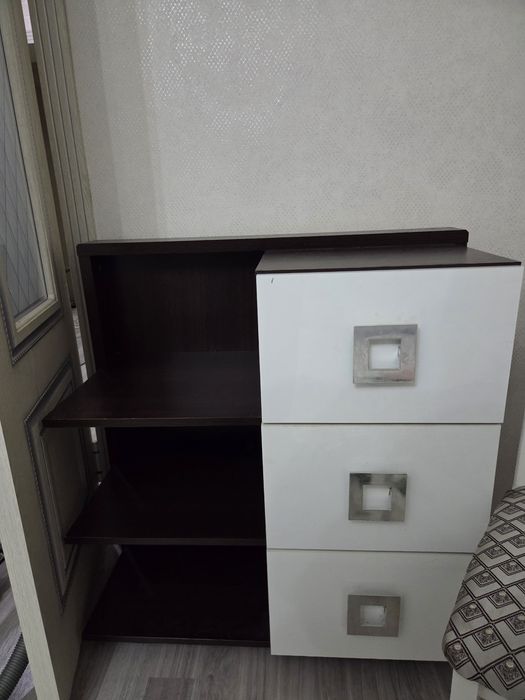 Три тумбочки за 5000тенге торг есть