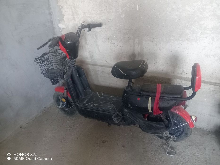 Skuter tezda sotiladi.