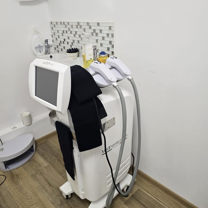 Vand aparat electrostimulare musculara in câmp magnetic  Magnetiq