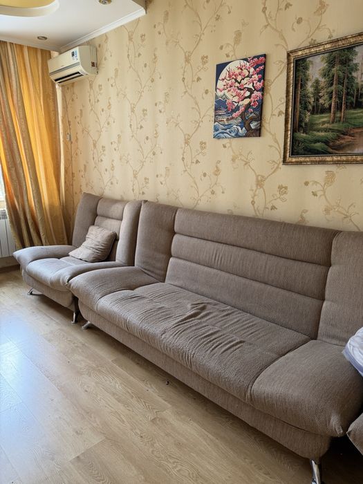 диван для гостиной , бесплатно