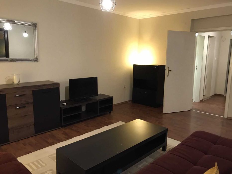 Тристаен апартамент във Въстанически