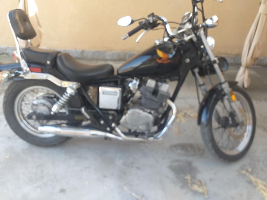 Продавам Honda Rebel