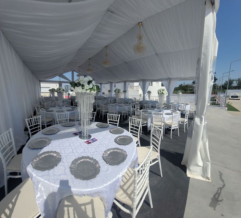 Inchiriere  cort corturi evenimente mese scaune vesela aranjamente