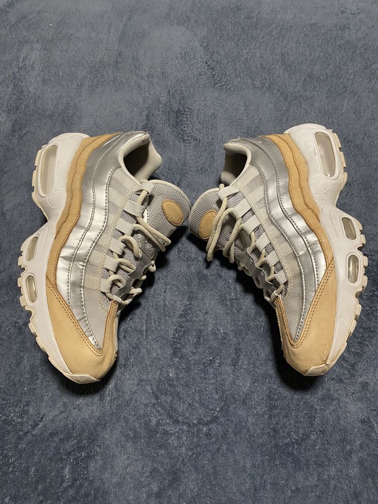 Air max hot sale 95 gucci