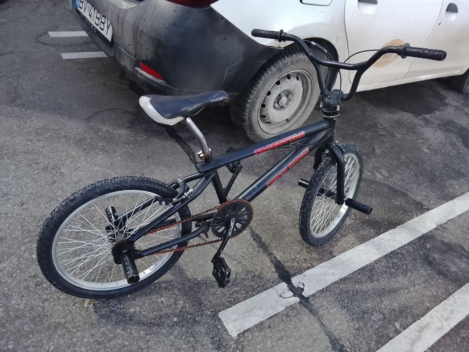 Vînd bicicleta 500 de leii negociabil