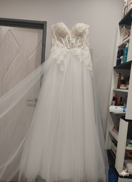 Продавам сватбена рокля