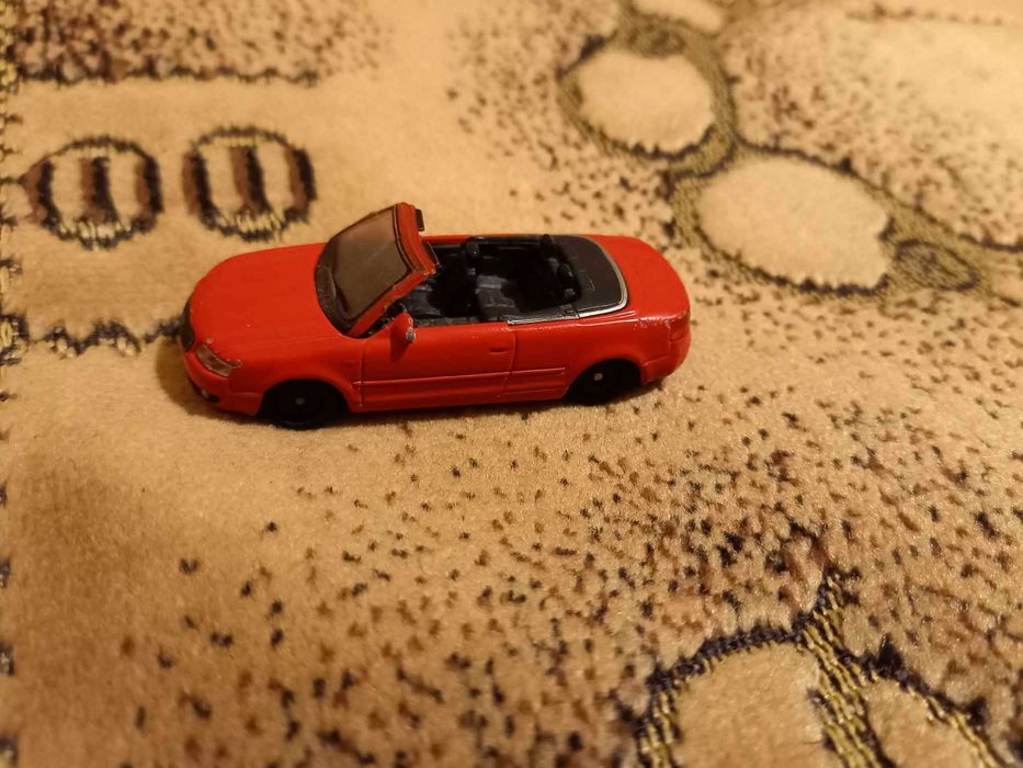 Masinuta macheta Audi A4 Cabrio incompleta