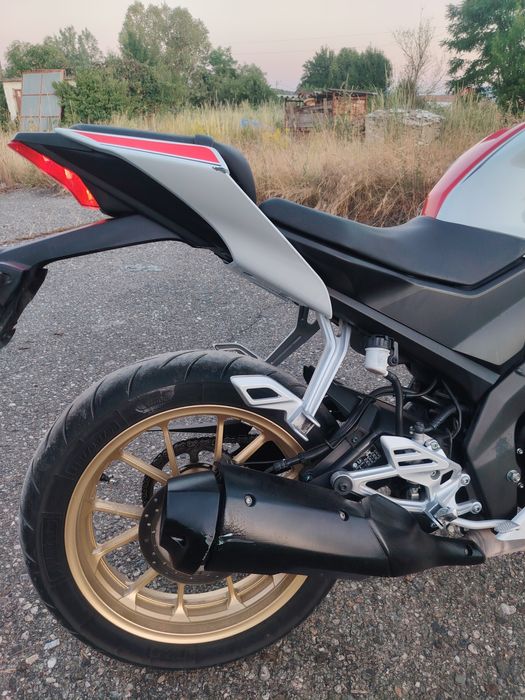 Yamaha YZF 125 (CBR 125)