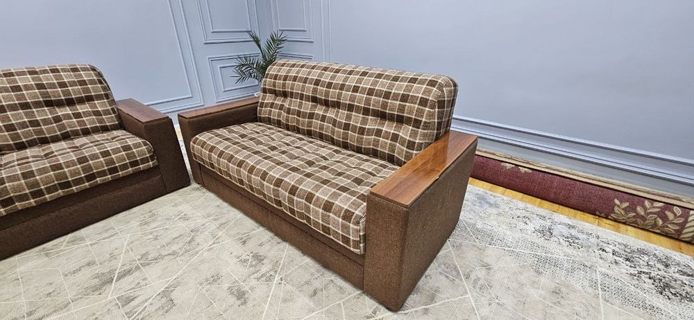 Yumshoq divan sotiladi