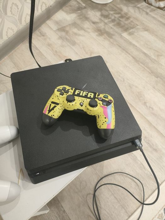 Продам пс4 или обменяю на айфон и предлагайте