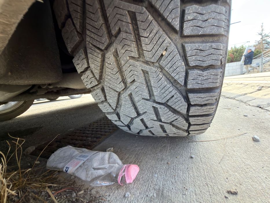 Оригинални джанти на ауди 18ки с чисто нови гуми