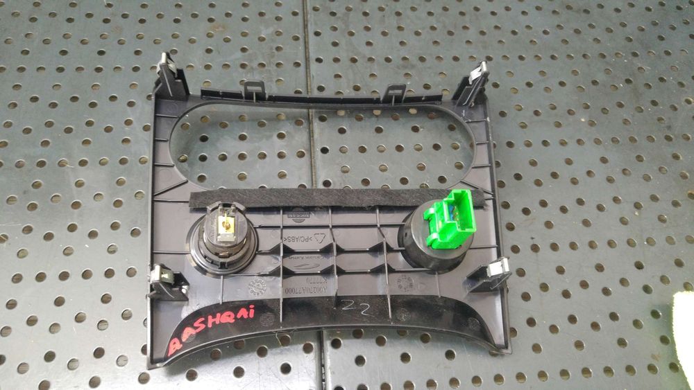 Trim bord cu priza si buton cupola nissan qashqai j10 nj10 jj10e a00270a77000