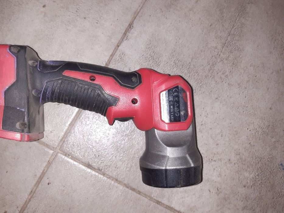 Lanterna led Milwaukee  M 18 T LED