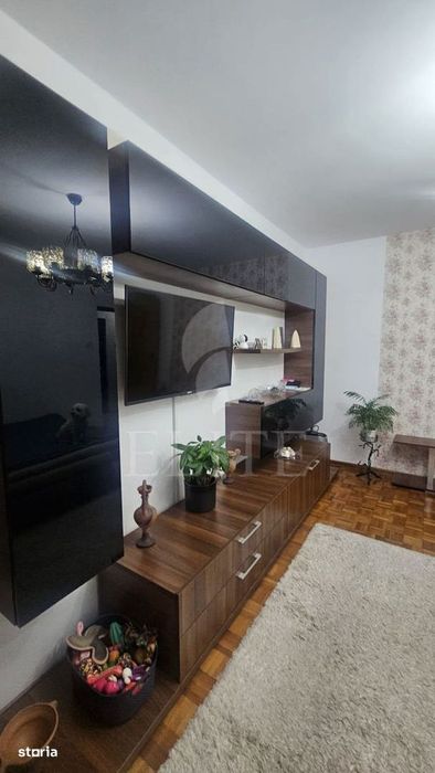 Apartament 3 camere în zona PIATA 14 IULIE