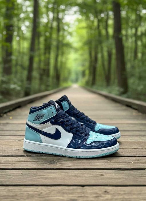 Jordan 1 Retro Mid UNC Patent