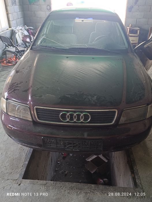 Продам Ауди А4 срочно вариант есть