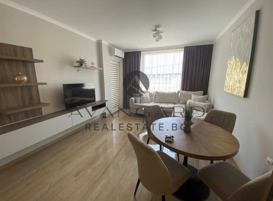 Продава се Тристаен апартамент в Пловдив, Център - 100 кв.м за 2180 €/кв.м - Снимка #1