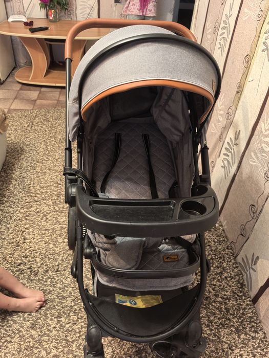 Продам демисезонную коляску