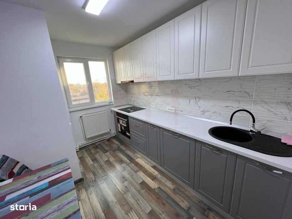 Inchiriem apartament cu 3 camere in centrul orasului, pret 500 euro