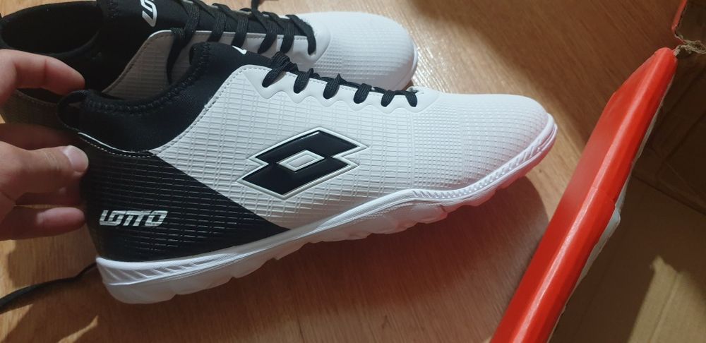 Кросовки футбольные сороконожка