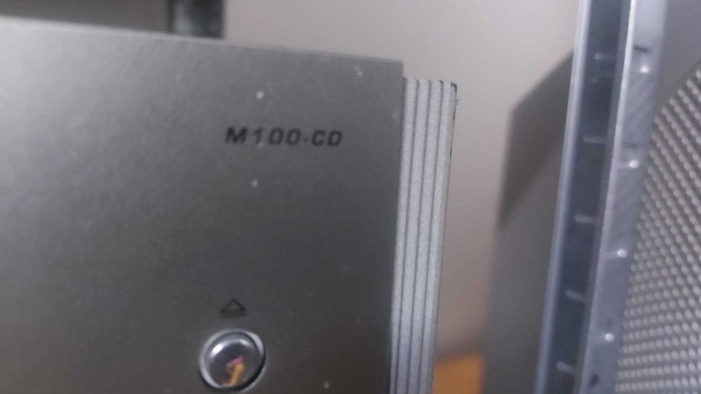 Grundig Fine Arts M100A si M100CD