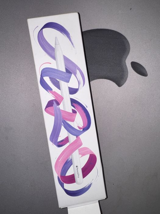 Magic key board & Apple pencil