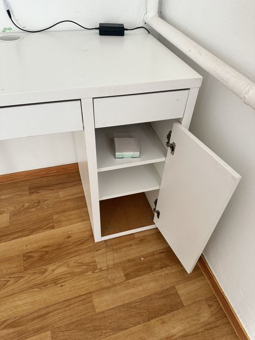Стол ikea белый