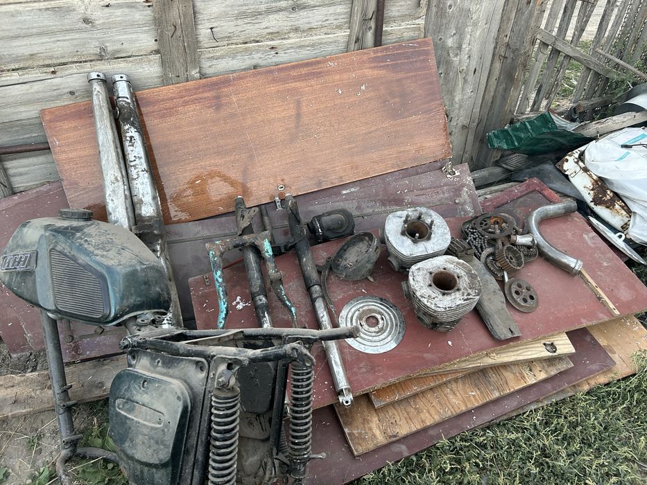Продам запчасти на мотоцикл.