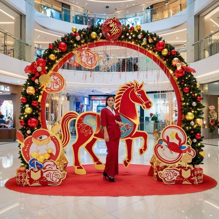 Reklama tashqi va ichki ofarmelina