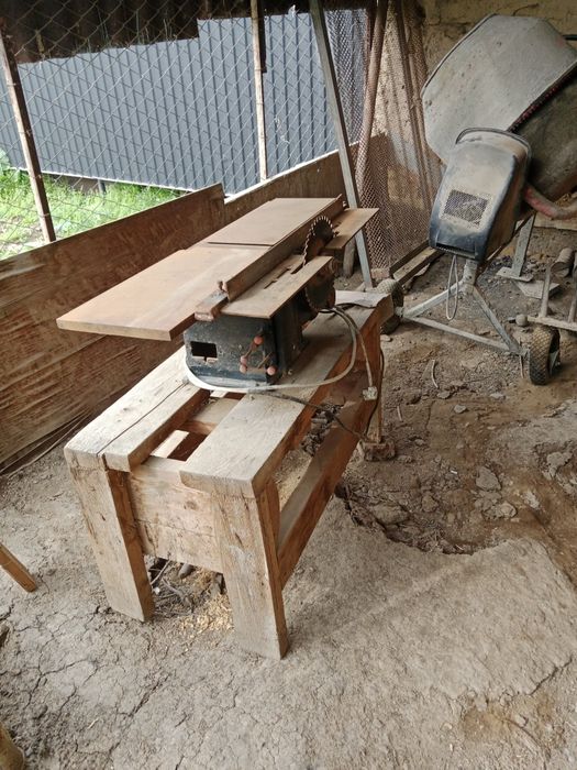циркулярный станок по дереву