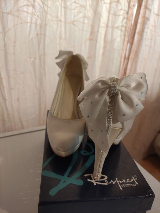 Продам, туфли женские .