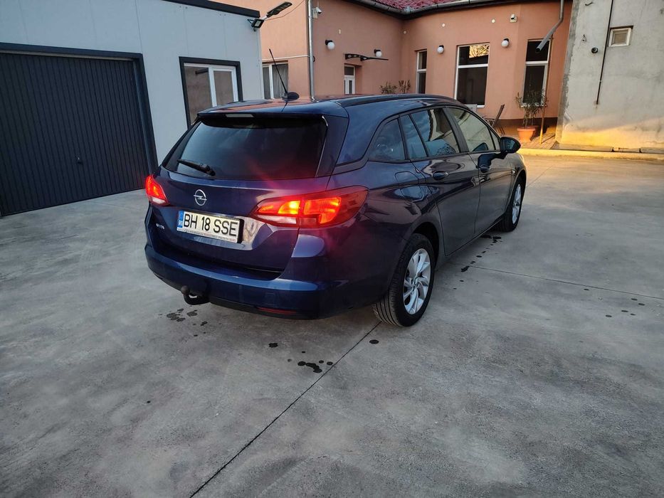 Opel Astra 1.2. benzina an 2020 TVA deductibil