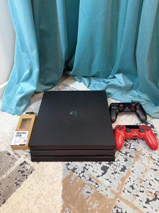 Ps 4 PRO 1 TB + 2 геймпада и с играми