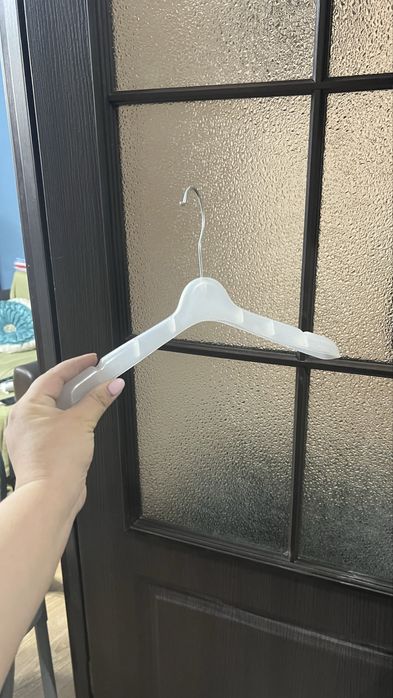 Продам вешалки для одежды