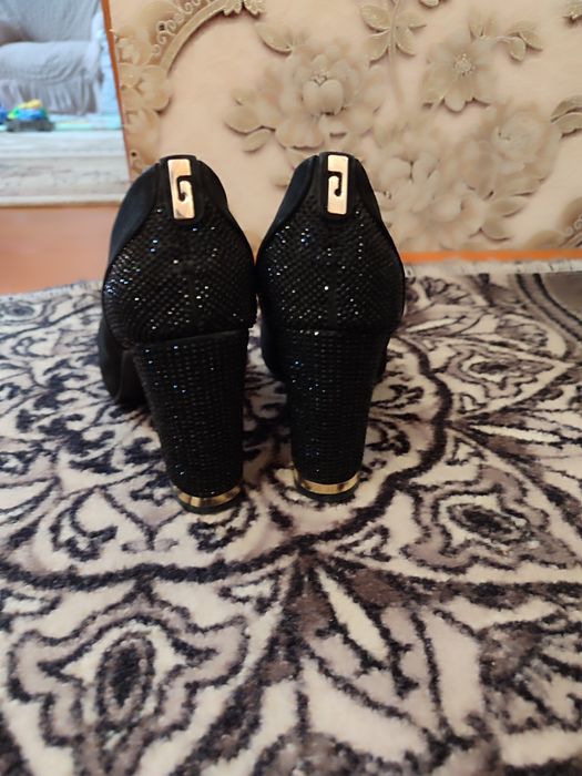 Женские замшевые туфли