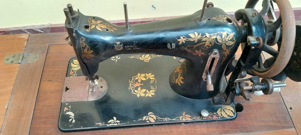 Masina de cusut marca Compania AngloAmericana