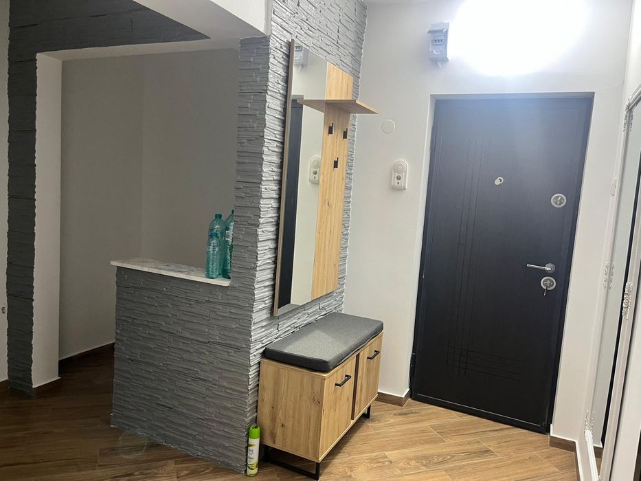 Inchiriez apartament 3 camere