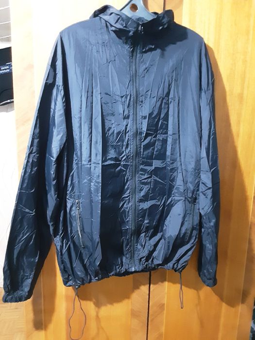 Продам новую ветровку